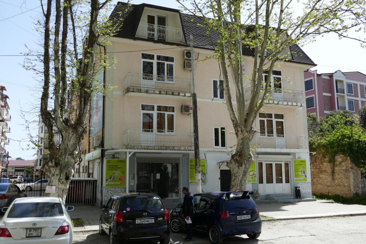 Apartments Na Beregu Szuhumi Kültér fotó