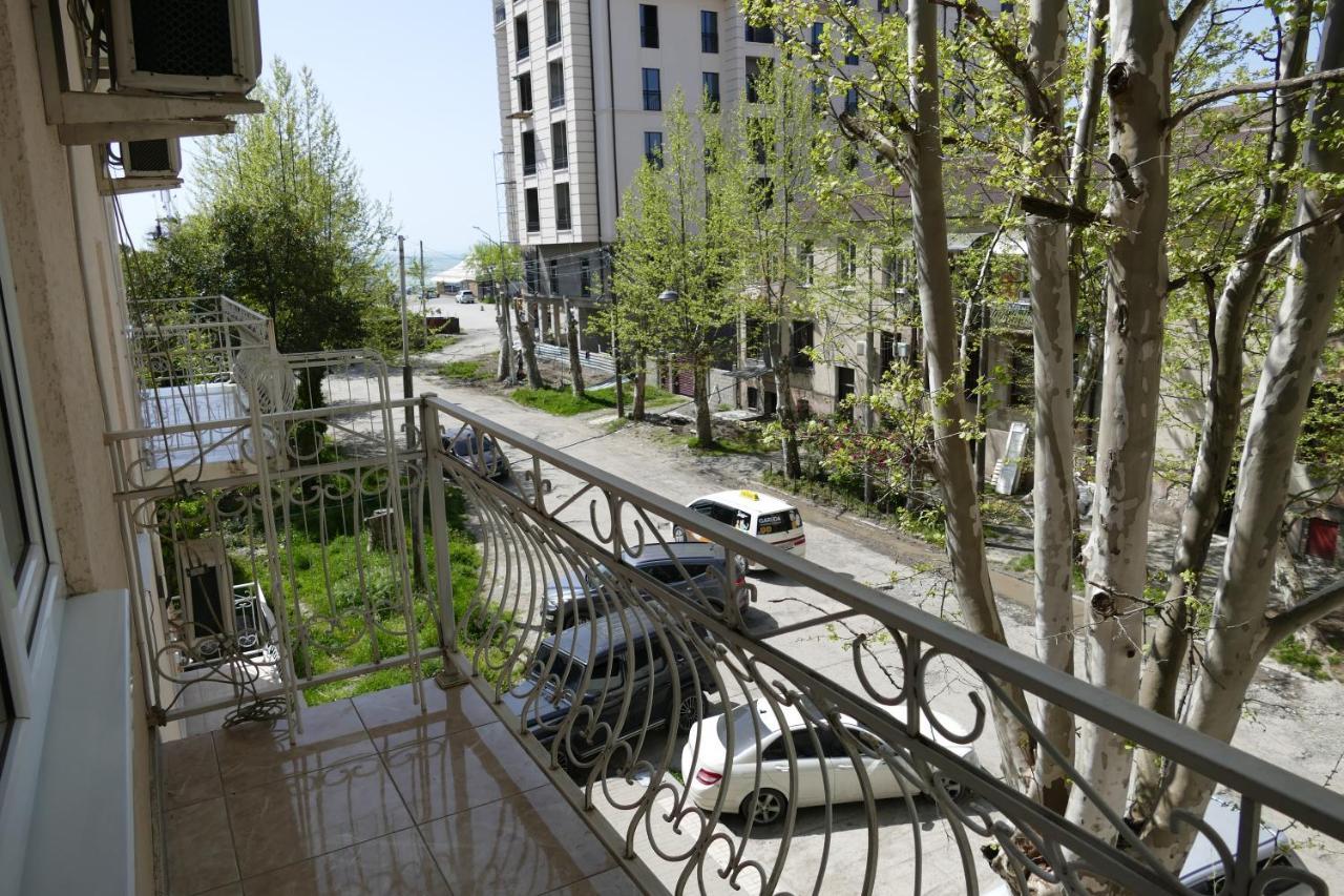 Apartments Na Beregu Szuhumi Kültér fotó