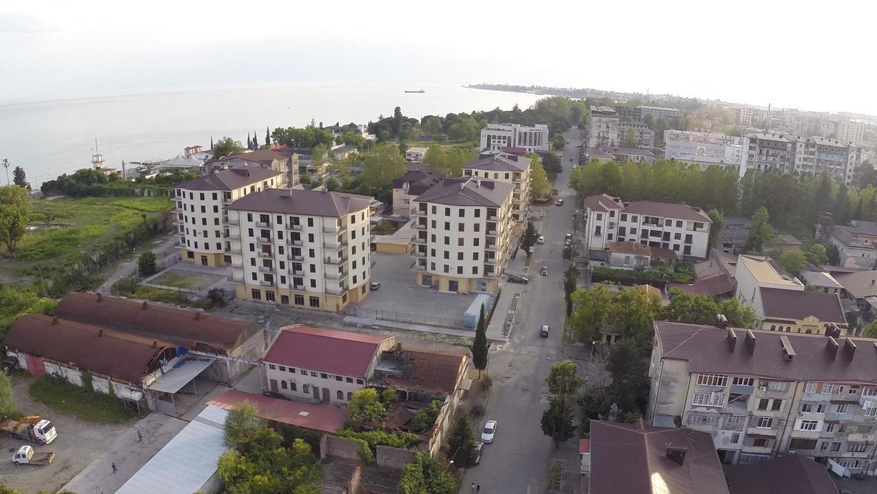 Apartments Na Beregu Szuhumi Kültér fotó